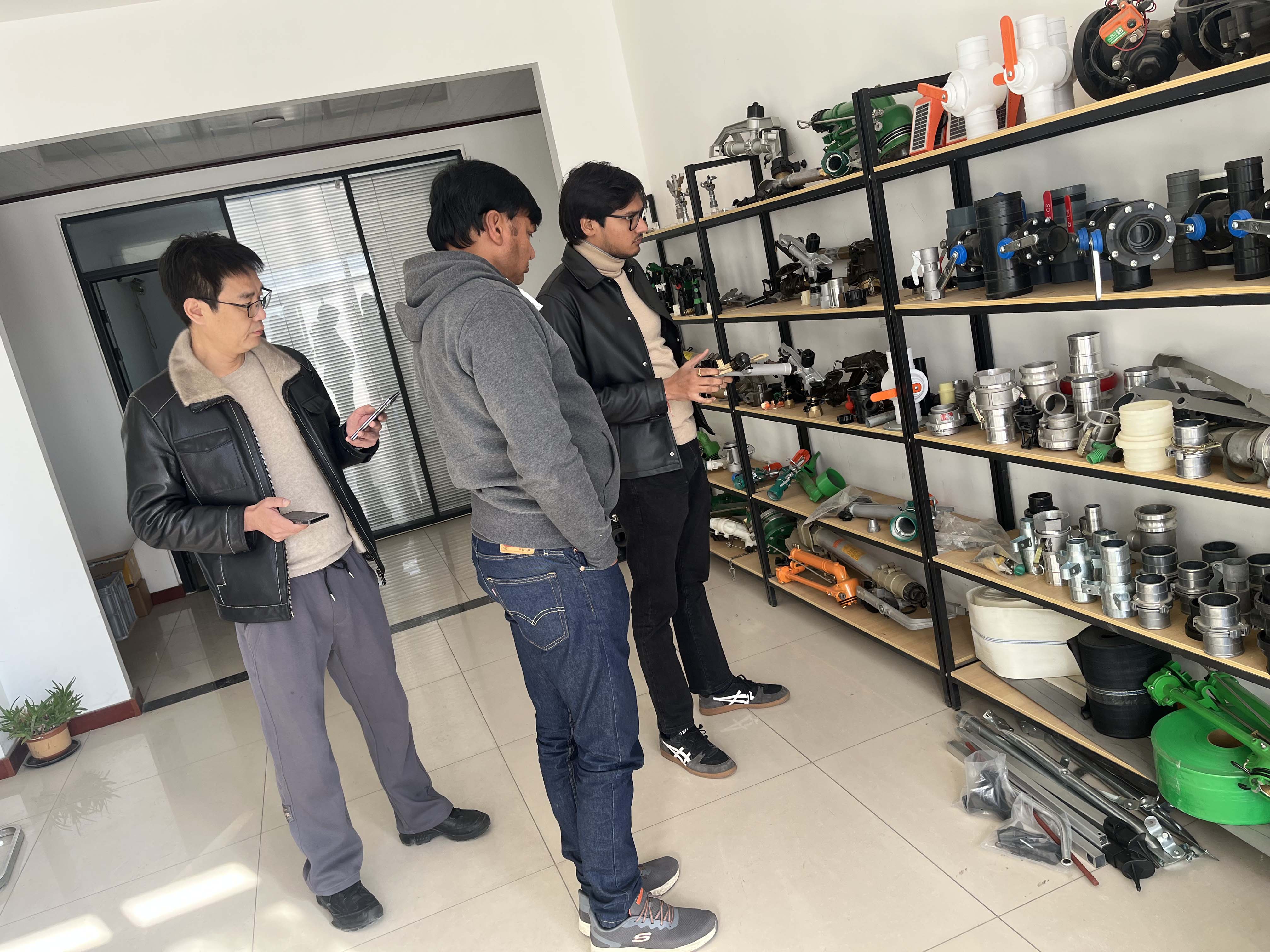 来宾NS40 涡轮喷枪获客户青睐 洽谈批量合作